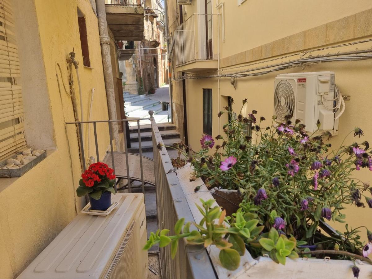 La Scalinata Home Apartment Калтаджироне Екстериор снимка